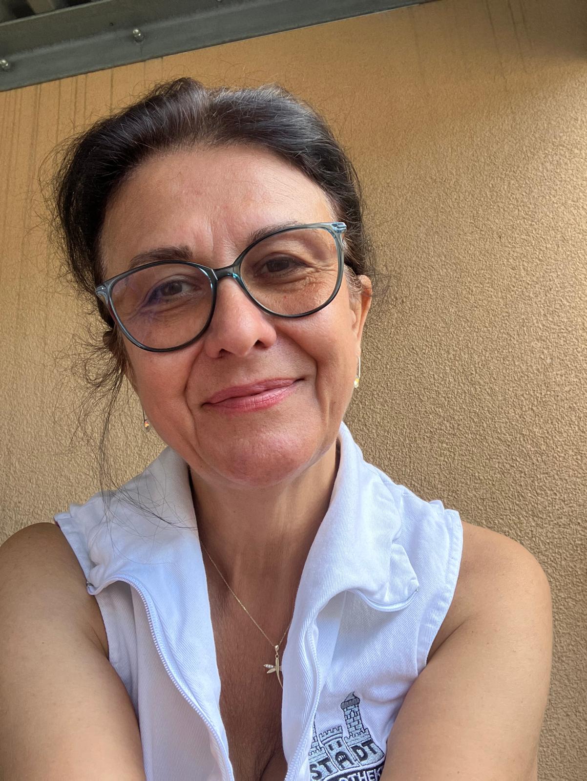 Dorina L.